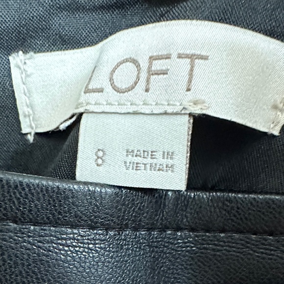 LOFT Black Mini Skirt with Front Pockets - Picture 3 of 4